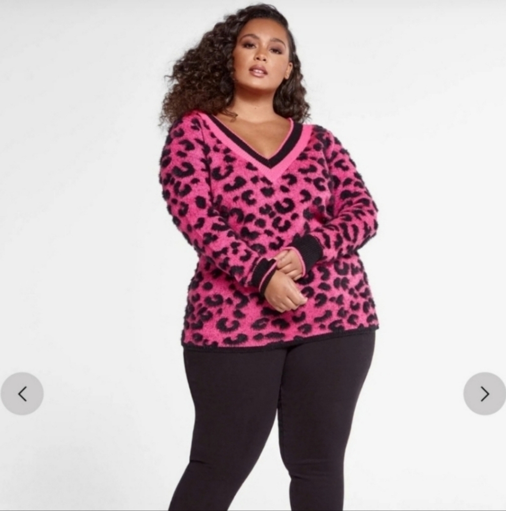 NWOT FTF RED ANIMAL PRINT SWEATER